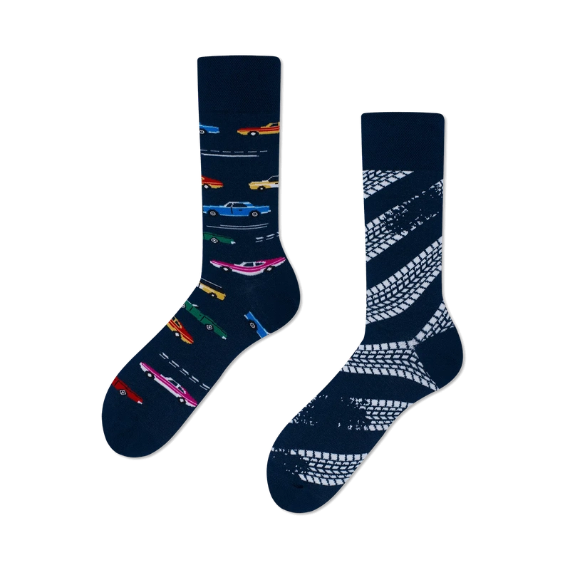 De nombreuses chaussettes de matins | Voitures rapides